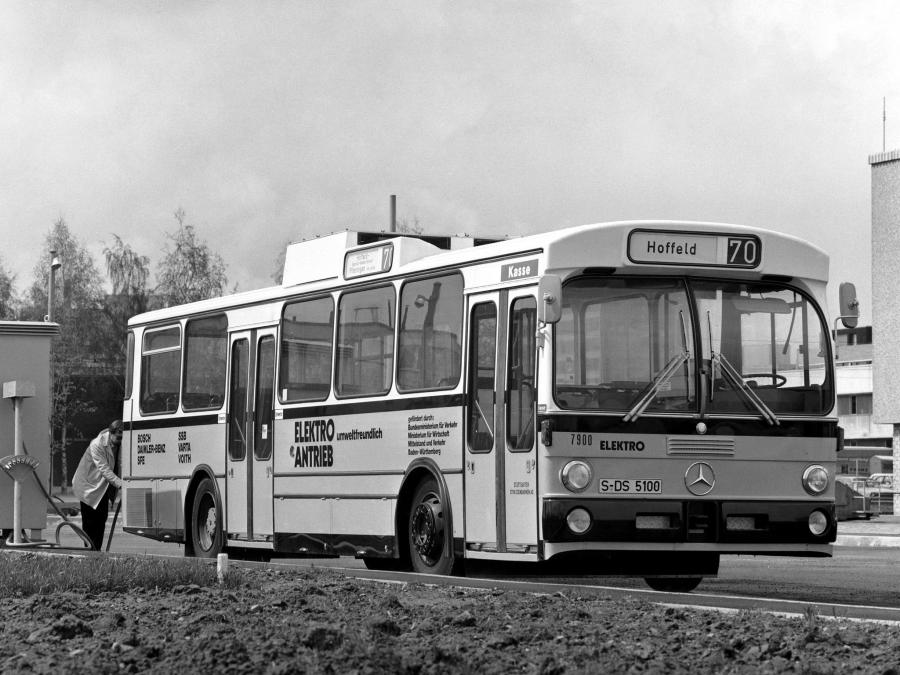  Mercedes-Benz OE305 1979 года  (фото 2 из 2)
